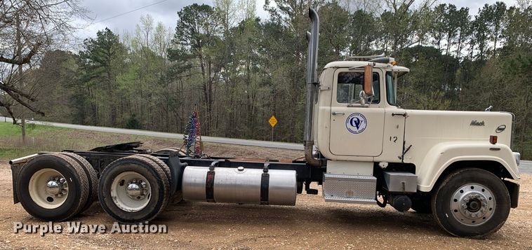 image for item MM9777 1982 Mack RWS754LST  semi truck