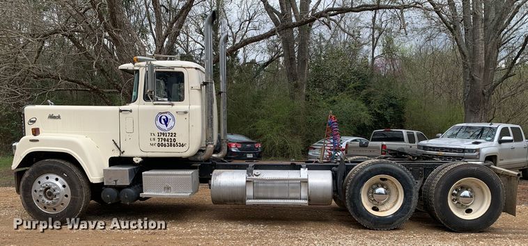image for item MM9777 1982 Mack RWS754LST  semi truck