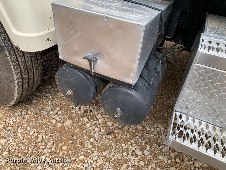 image for item MM9777 1982 Mack RWS754LST  semi truck