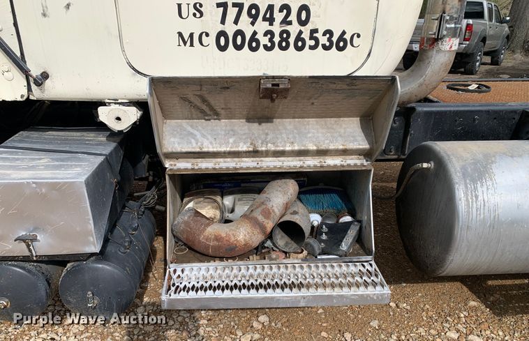 image for item MM9777 1982 Mack RWS754LST  semi truck