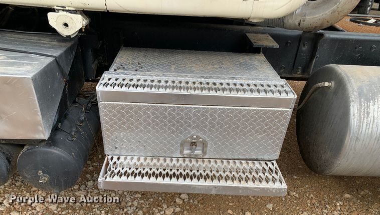 image for item MM9777 1982 Mack RWS754LST  semi truck