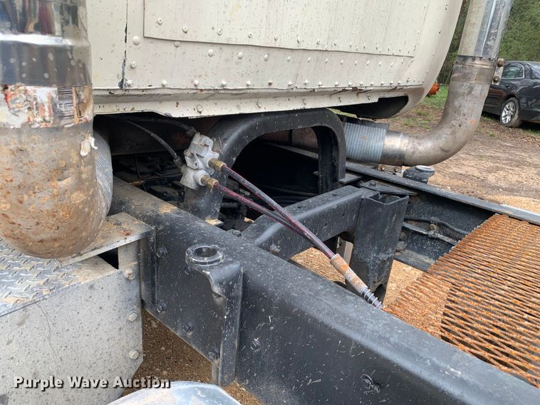 image for item MM9777 1982 Mack RWS754LST  semi truck