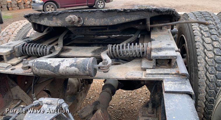 image for item MM9777 1982 Mack RWS754LST  semi truck