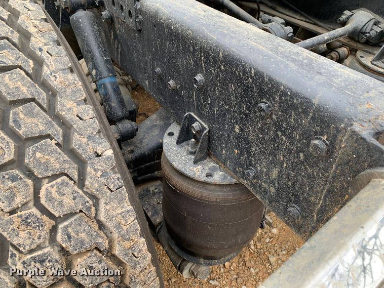 image for item MM9777 1982 Mack RWS754LST  semi truck