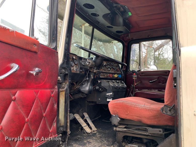 image for item MM9777 1982 Mack RWS754LST  semi truck