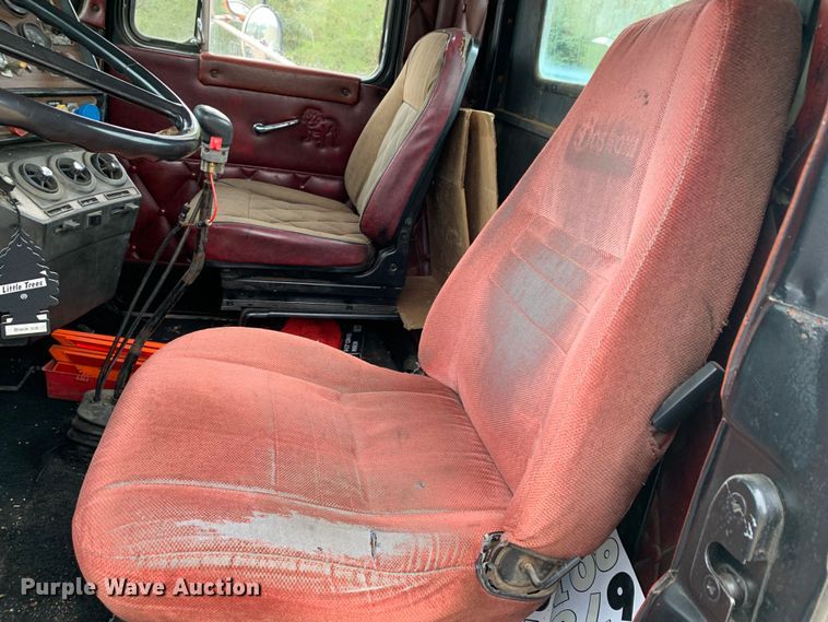 image for item MM9777 1982 Mack RWS754LST  semi truck