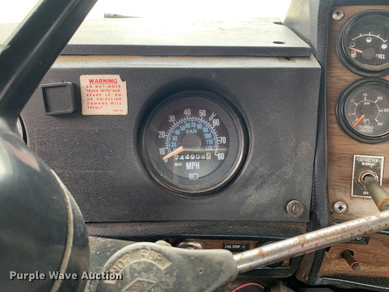 image for item MM9777 1982 Mack RWS754LST  semi truck