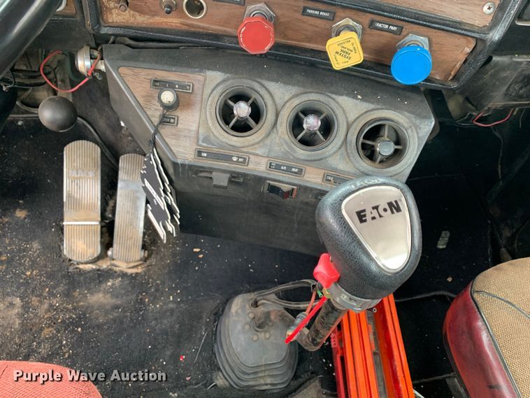 image for item MM9777 1982 Mack RWS754LST  semi truck