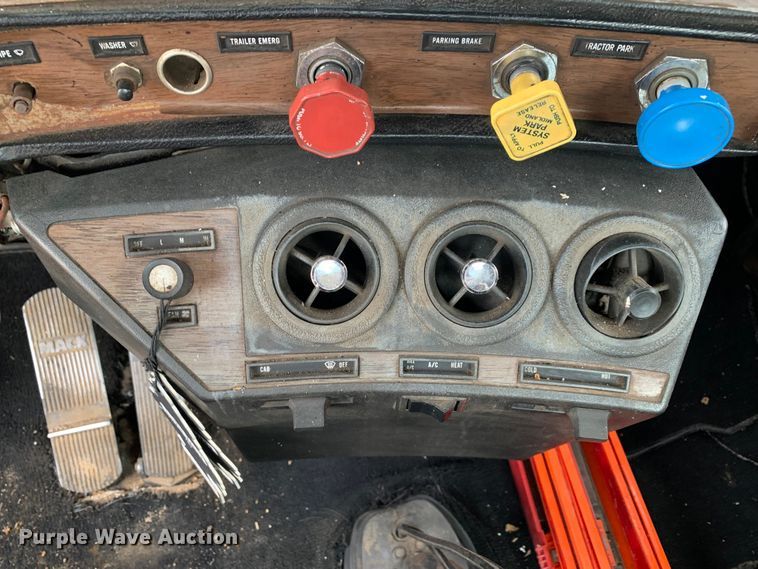 image for item MM9777 1982 Mack RWS754LST  semi truck