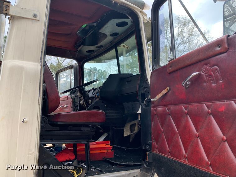 image for item MM9777 1982 Mack RWS754LST  semi truck