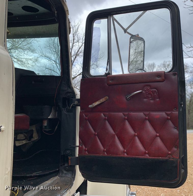 image for item MM9777 1982 Mack RWS754LST  semi truck