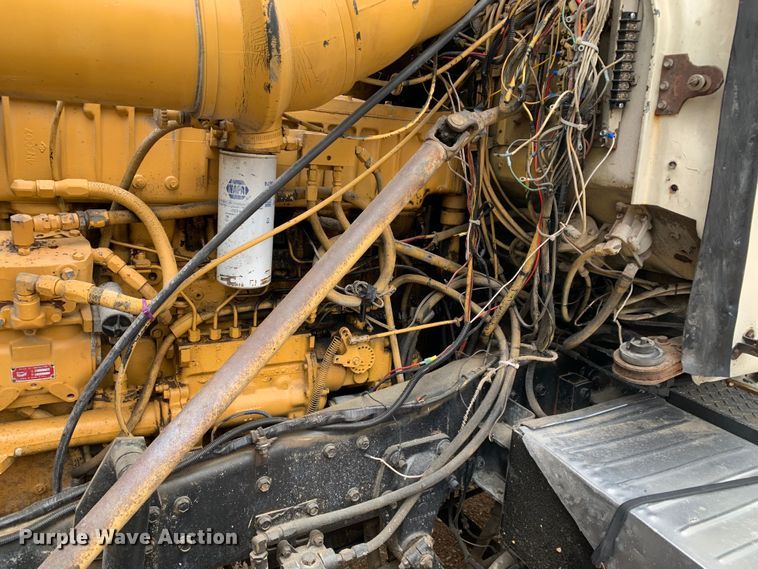 image for item MM9777 1982 Mack RWS754LST  semi truck