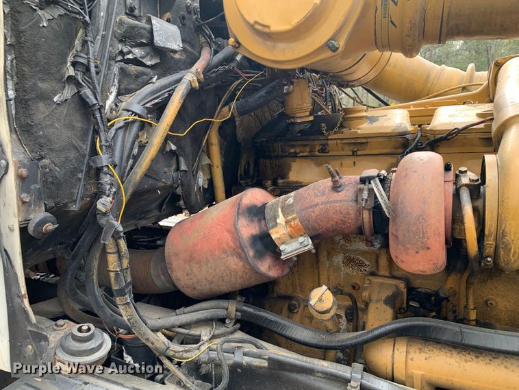 image for item MM9777 1982 Mack RWS754LST  semi truck