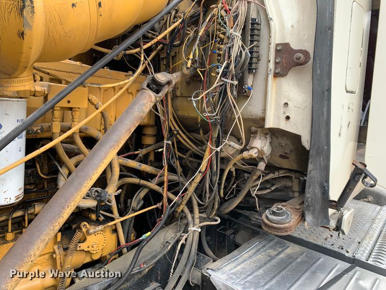 image for item MM9777 1982 Mack RWS754LST  semi truck