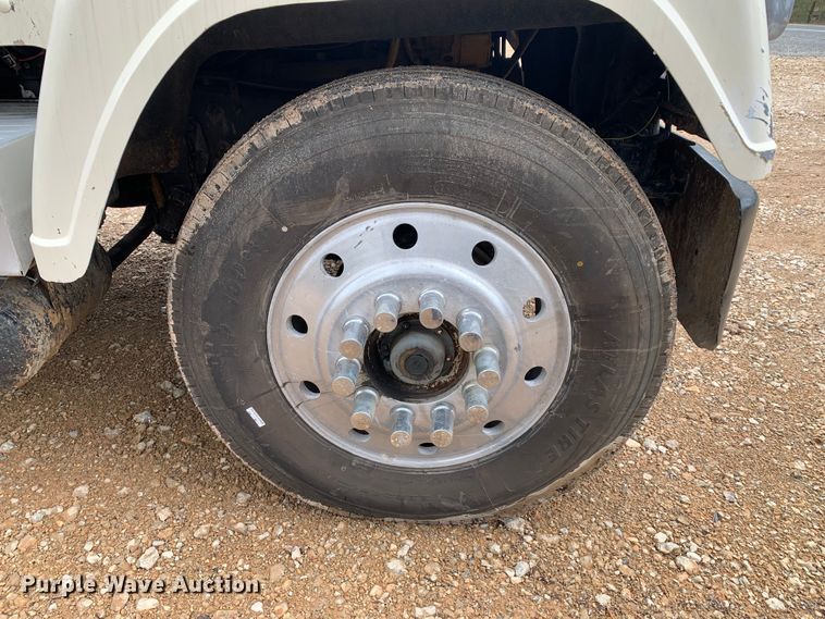 image for item MM9777 1982 Mack RWS754LST  semi truck