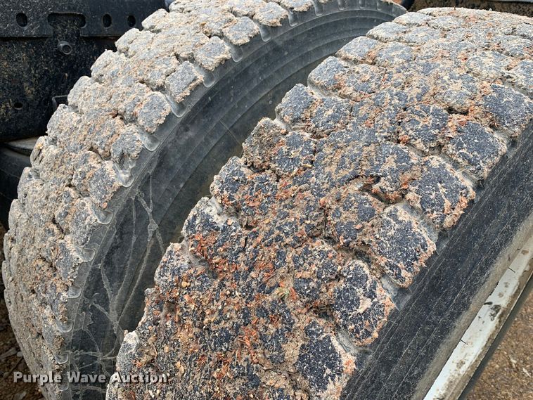 image for item MM9777 1982 Mack RWS754LST  semi truck