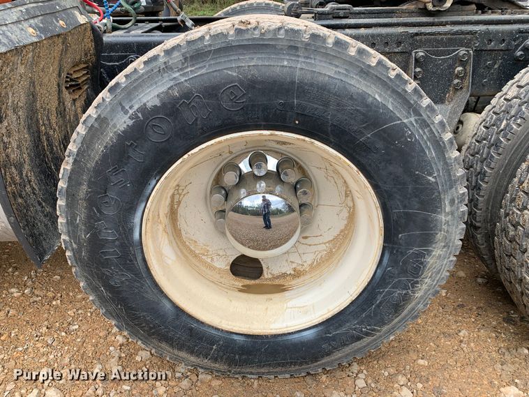 image for item MM9777 1982 Mack RWS754LST  semi truck