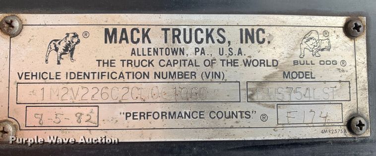 image for item MM9777 1982 Mack RWS754LST  semi truck