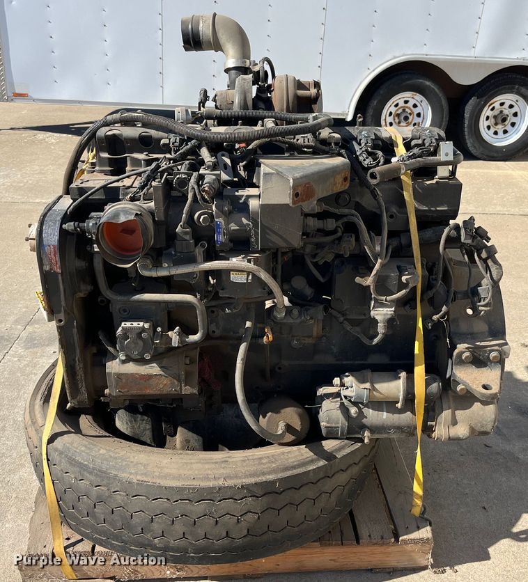 image for item MW9479 1999 Cummins C8.3-250G engine