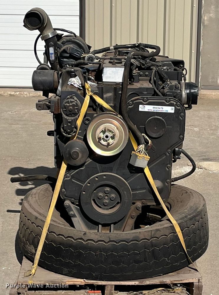 image for item MW9479 1999 Cummins C8.3-250G engine