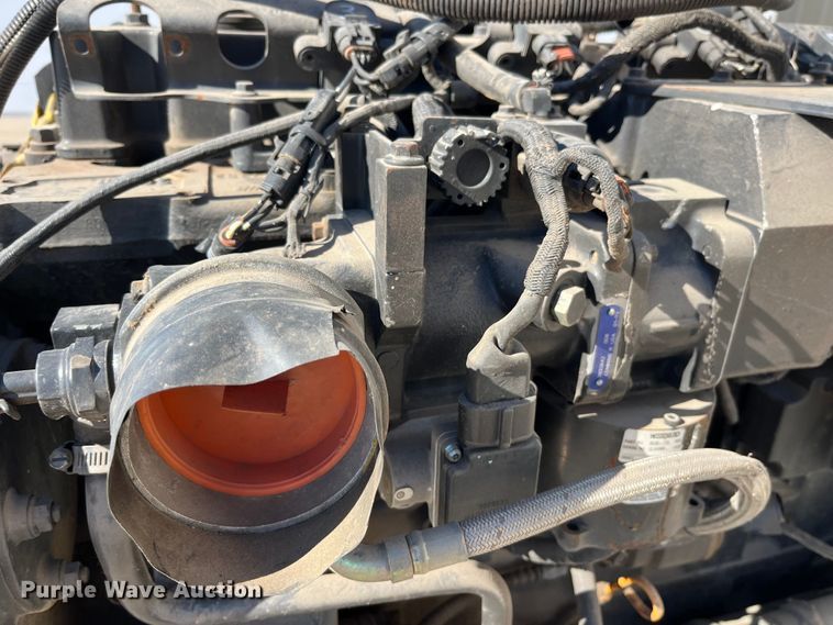 image for item MW9479 1999 Cummins C8.3-250G engine