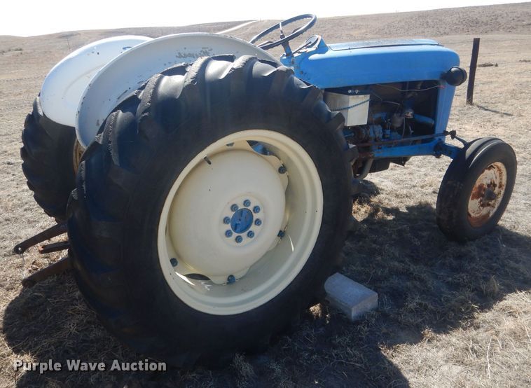 image for item DJ7010 Ford  tractor