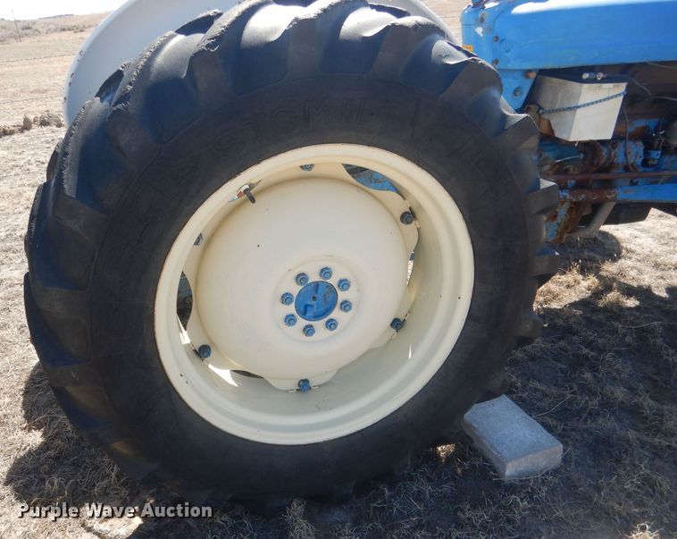 image for item DJ7010 Ford  tractor