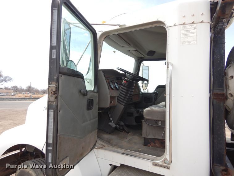 image for item DN6319 2003 Kenworth T300  rollback truck