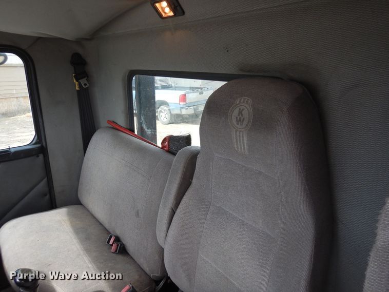 image for item DN6319 2003 Kenworth T300  rollback truck