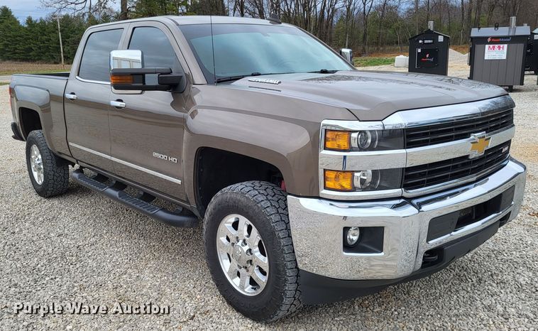image for item DO3593 2015 Chevrolet Silverado 2500HD  Crew Cab pickup truck