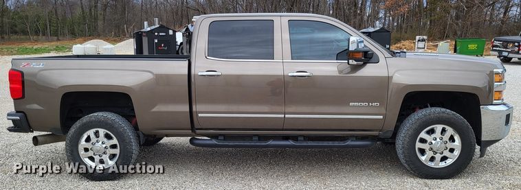 image for item DO3593 2015 Chevrolet Silverado 2500HD  Crew Cab pickup truck