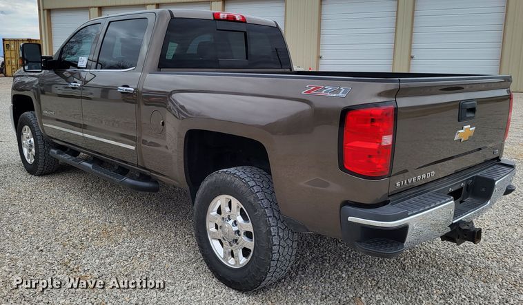 image for item DO3593 2015 Chevrolet Silverado 2500HD  Crew Cab pickup truck