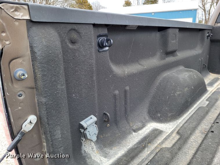 image for item DO3593 2015 Chevrolet Silverado 2500HD  Crew Cab pickup truck