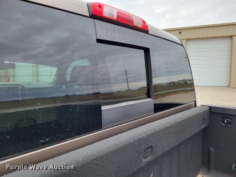 image for item DO3593 2015 Chevrolet Silverado 2500HD  Crew Cab pickup truck