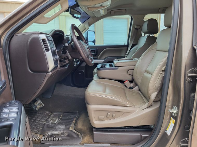 image for item DO3593 2015 Chevrolet Silverado 2500HD  Crew Cab pickup truck