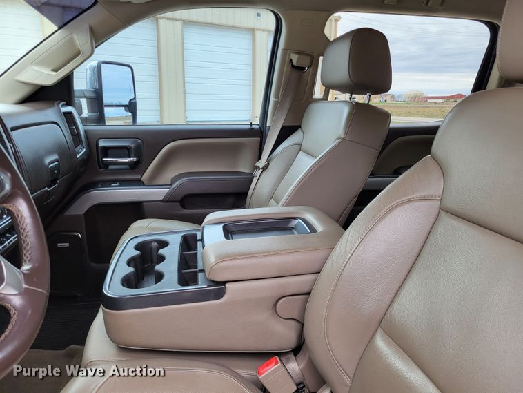 image for item DO3593 2015 Chevrolet Silverado 2500HD  Crew Cab pickup truck