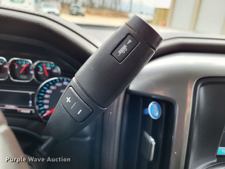 image for item DO3593 2015 Chevrolet Silverado 2500HD  Crew Cab pickup truck