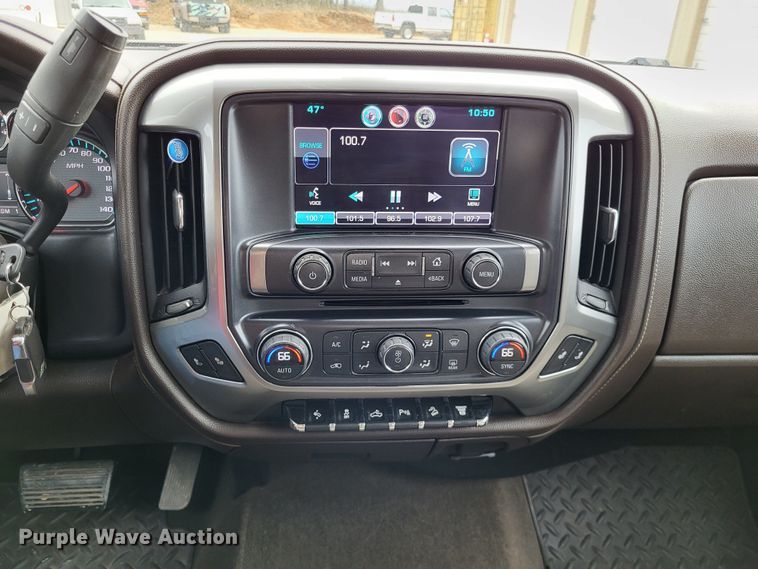 image for item DO3593 2015 Chevrolet Silverado 2500HD  Crew Cab pickup truck