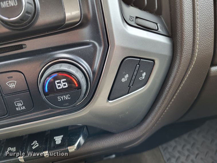 image for item DO3593 2015 Chevrolet Silverado 2500HD  Crew Cab pickup truck