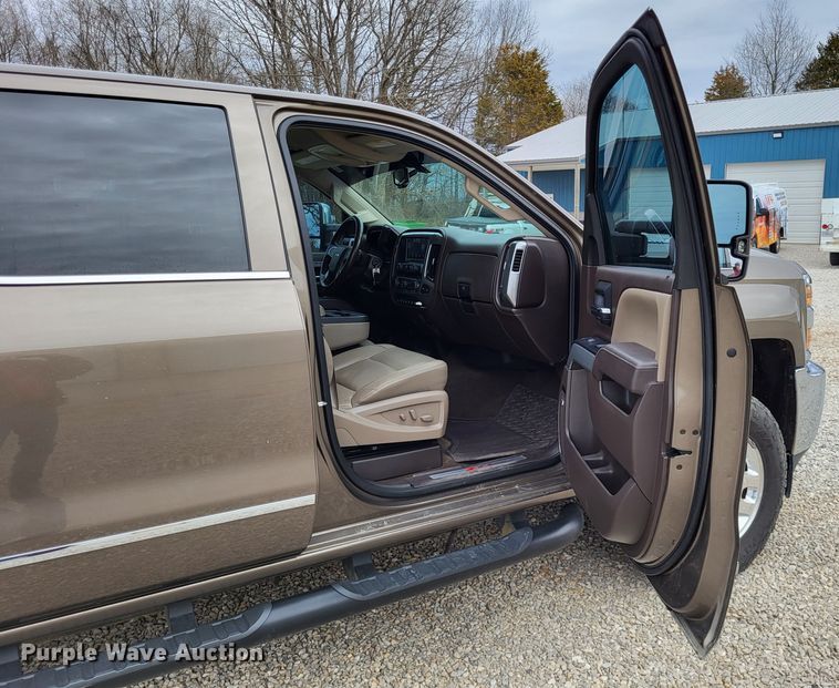 image for item DO3593 2015 Chevrolet Silverado 2500HD  Crew Cab pickup truck