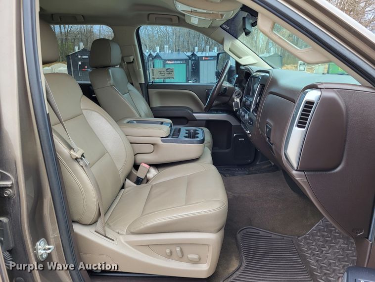 image for item DO3593 2015 Chevrolet Silverado 2500HD  Crew Cab pickup truck