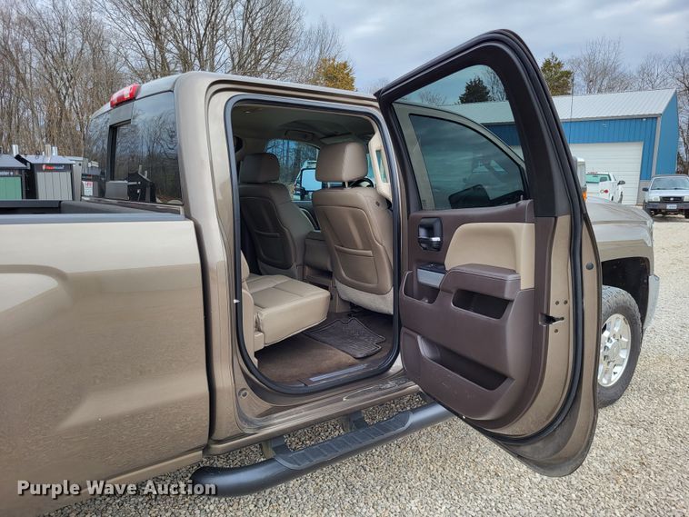 image for item DO3593 2015 Chevrolet Silverado 2500HD  Crew Cab pickup truck