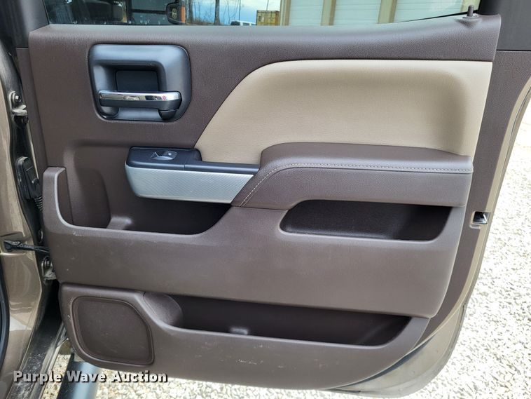 image for item DO3593 2015 Chevrolet Silverado 2500HD  Crew Cab pickup truck