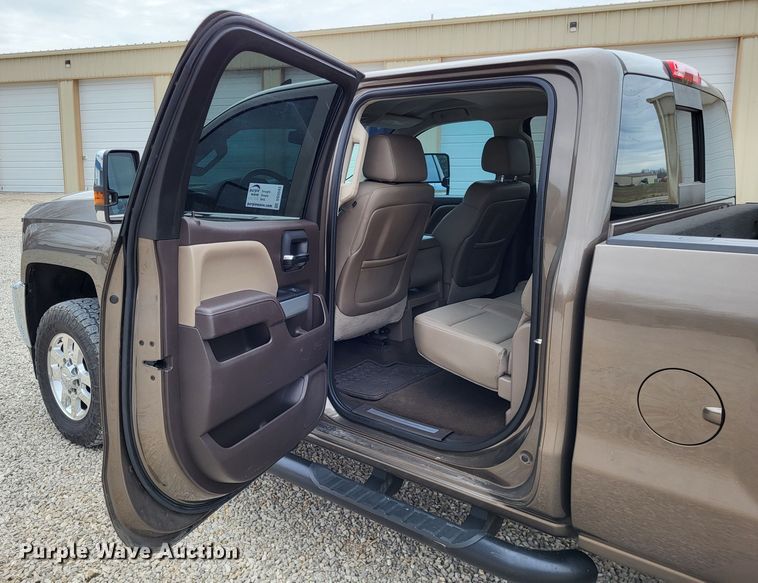 image for item DO3593 2015 Chevrolet Silverado 2500HD  Crew Cab pickup truck