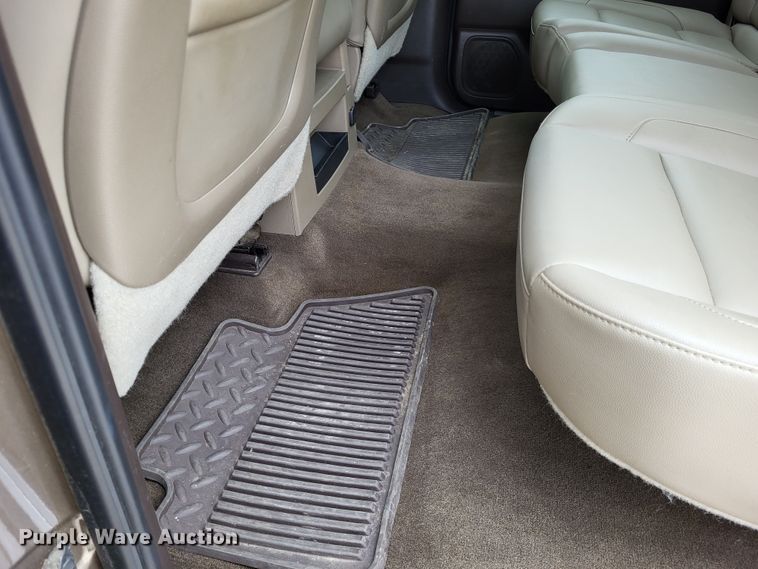 image for item DO3593 2015 Chevrolet Silverado 2500HD  Crew Cab pickup truck