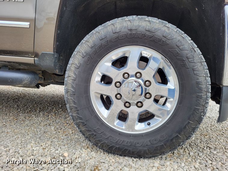 image for item DO3593 2015 Chevrolet Silverado 2500HD  Crew Cab pickup truck