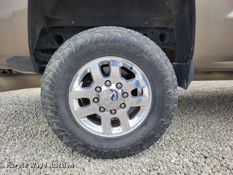 image for item DO3593 2015 Chevrolet Silverado 2500HD  Crew Cab pickup truck