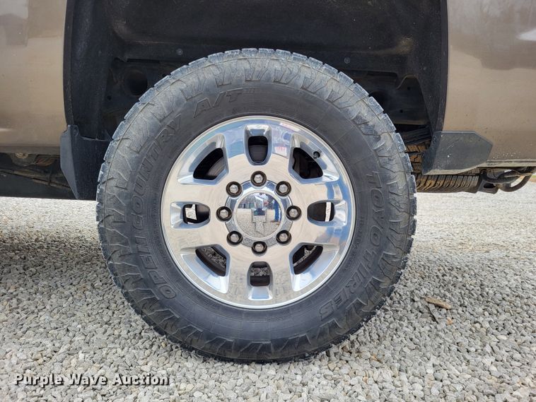 image for item DO3593 2015 Chevrolet Silverado 2500HD  Crew Cab pickup truck