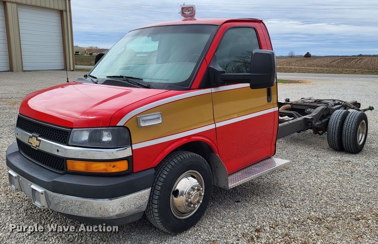 image for item DO3594 2015 Chevrolet Express G4500  van cab and chassis