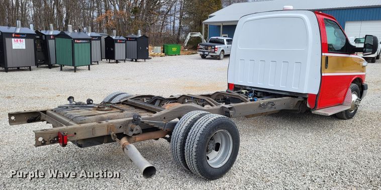 image for item DO3594 2015 Chevrolet Express G4500  van cab and chassis